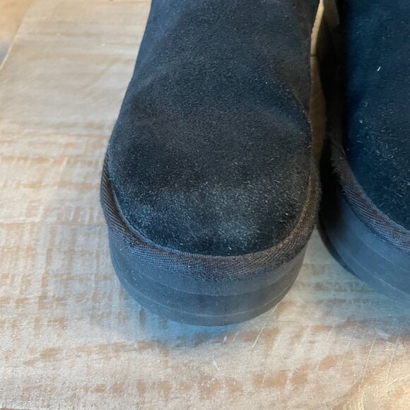 Little Girl UGG Boots – Size 3 - Picture 3 of 10